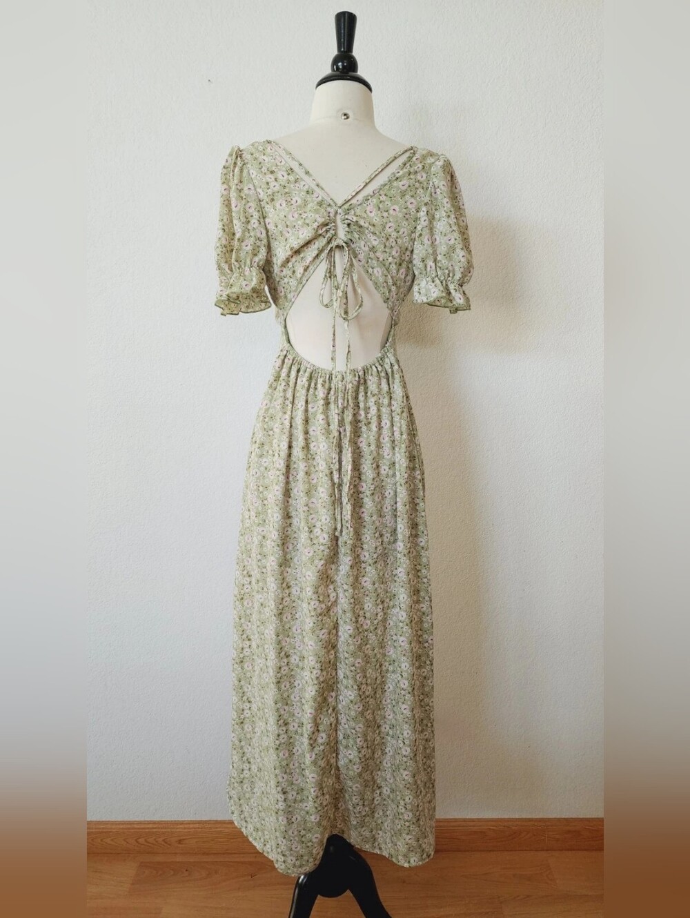 Light Sage Floral Maxi Dress with Puff Sleeves - Picture 3 of 4